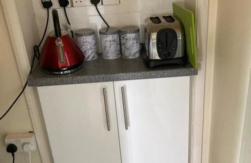 Bromham Apartment | Sage room Moreton House