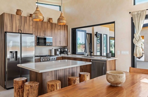 Yucca Valley House | Sage & Sand | Tulum Retreat w 2 Pools & Pickleball