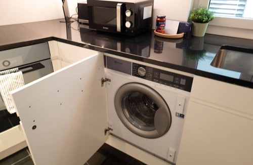 Oberstrass Apartment | Sage Suite · 2 SZ bei ETH, Uni & Kunsthaus (1. OG)
