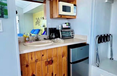 Silverton Cabin | Sagebrush Cabin I Cozy Getaway in Silverton, TX