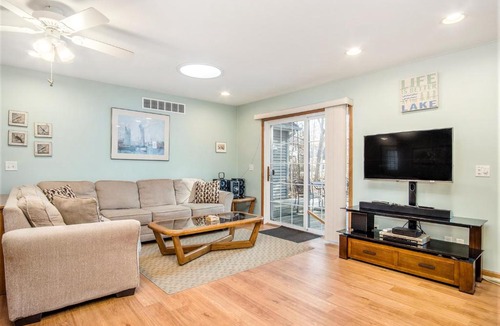 Lakeside House | Sagewood