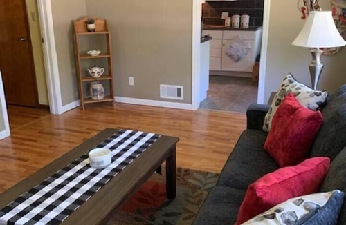 Saginaw House | Saginaw Twnshp home in a quiet, safe neighborhood
