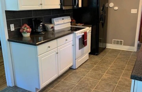Saginaw House | Saginaw Twnshp home in a quiet, safe neighborhood