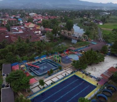 Payakumbuh House | SAHATI HOMESTAY PAYAKUMBUH & Swimingpool
