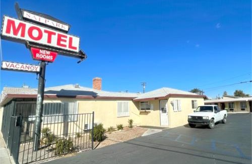 Lancaster Hotel | Sai Park Motel