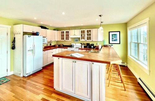 Boothbay Harbor Apartment | Sail Loft: Oceanfront Apartment on a Pier.