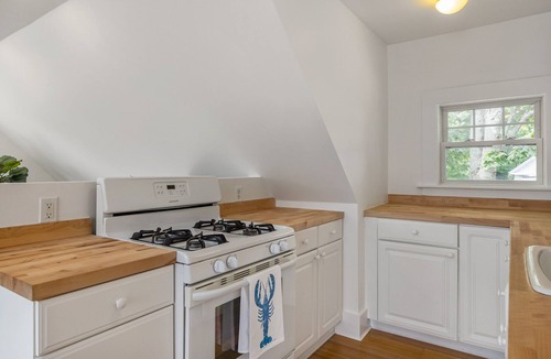 Portsmouth Apartment | Sail Loft Portsmouth - beautiful apartment near downtown.