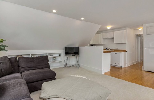 Portsmouth Apartment | Sail Loft Portsmouth - beautiful apartment near downtown.