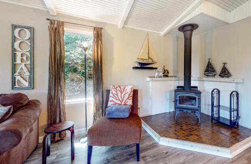 Pacific City House | Sailboat Inn