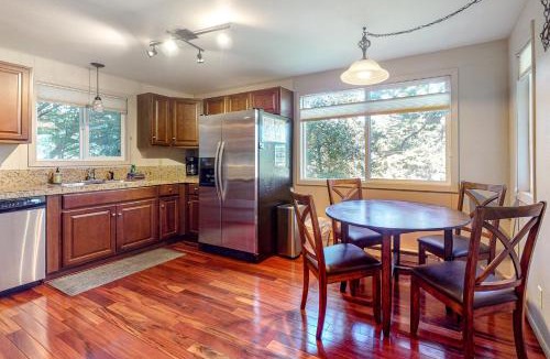 Pacific City House | Sailboat Inn