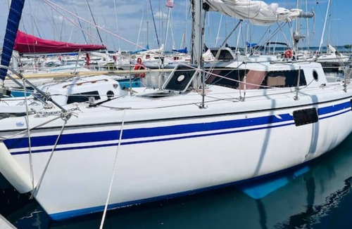 Mesnil-Saint-Pere Boat Rental | Sailboat with sanitary facilities and parking