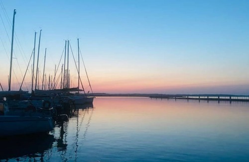 Mesnil-Saint-Pere Boat Rental | Sailboat with sanitary facilities and parking