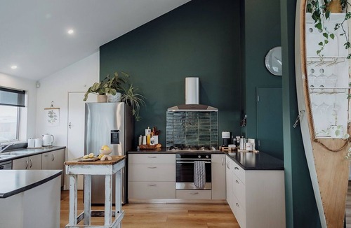 Hokitika House | Sailor's Catch - Luxe Beachfront Baths & FirePit