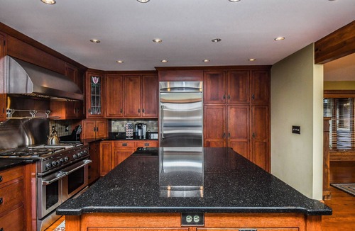 Blakeslee House | Sailor's Point | Pet Friendly, Lakefront, Community Pool!