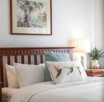 Largs North Villa | Sailors' Retreat 3BR Pool Beach Study