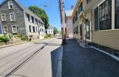 Marblehead Apartment | Sailors Retreat