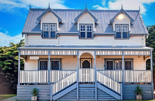 Port Fairy Villa | Sails - Elegant, spacious beach villa