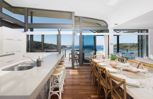 Boat Harbour House | Sails on the Beachfront is the ultimate contemporary, luxurious.
