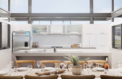 Boat Harbour House | Sails on the Beachfront is the ultimate contemporary, luxurious.