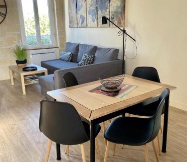 Saint-Regnobert-de-la-Cote-de-Nacre Apartment | Saint-Aubin-Sur-Mer: Bel appartement traversant