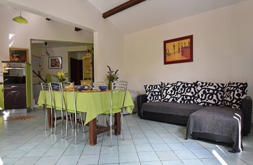 Saint-Bres Villa | Saint-Brès: Pool & Nature