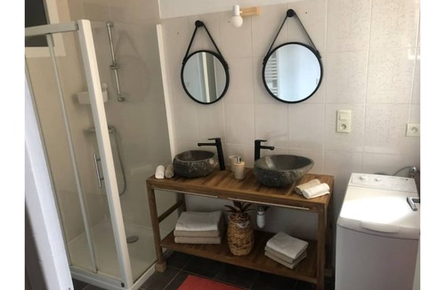 Saint-Cere Apartment | SAINT CERE: LARGE T3 IDEALLY LOCATED