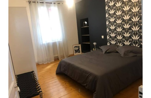 Saint-Cere Apartment | SAINT CERE: LARGE T3 IDEALLY LOCATED