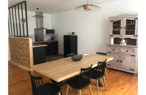 Saint-Cere Apartment | SAINT CERE: LARGE T3 IDEALLY LOCATED