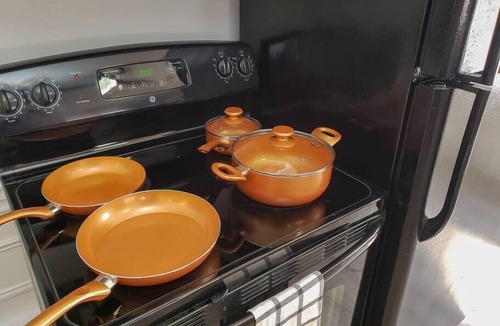 St. Charles Apartment | Saint Charles Lovely 2BD | River Trail, Forest Preserve!