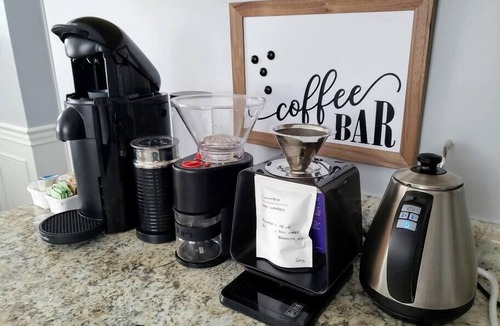 St. Charles Apartment | Saint Charles Lovely 2BD | River Trail, Forest Preserve!