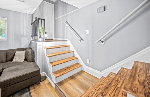 St. Charles Apartment | Saint Charles 2 Bedroom Townhome Retreat