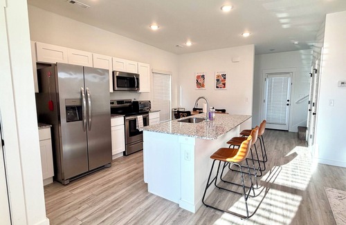 Centerton House | Saint Charles Place- Modern 2BR/2.5BA home