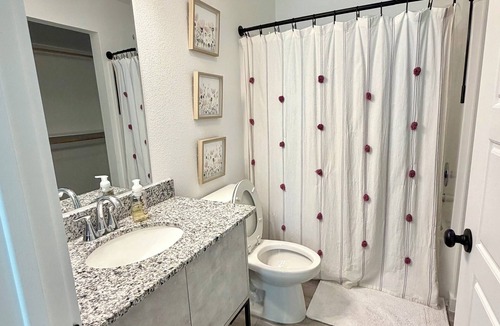 Centerton House | Saint Charles Place- Modern 2BR/2.5BA home