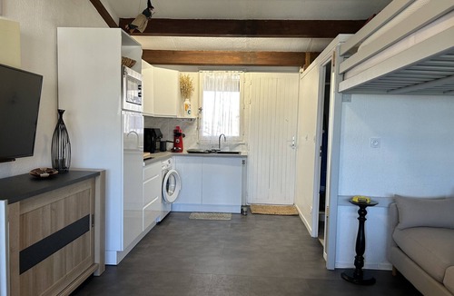 Saint-Cyprien Apartment | Saint-Cyprien: Modern Studio with Pool and Parking