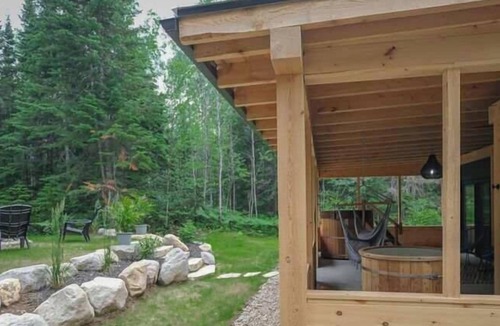 Notre-Dame-de-la-Merci Ski Chalet | Saint-Donat | Spa, Sauna: 2 nights/1 free