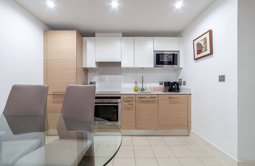 Vauxhall Apartment | Saint George's Terrace