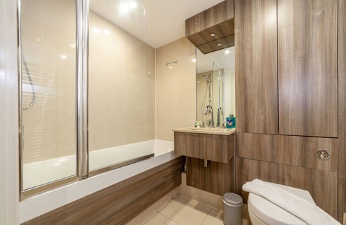 Vauxhall Apartment | Saint George's Terrace