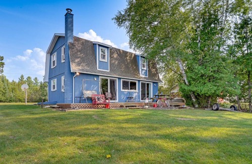 St. Helen House | Saint Helen Lake House with Private Beach and Fire Pit