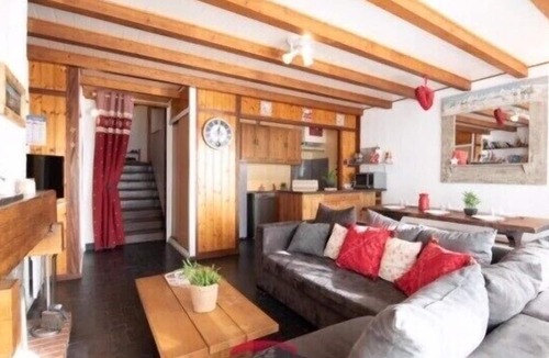 Cadeilhan-Trachere Apartment | Saint-Lary Pla d'Adet sleeps 9 at the foot of the slopes