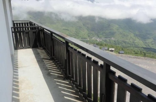 Pla d'Adet Apartment | Saint Lary Soulan-Pla D'adet. Renovated 8-bed apartment 30m from slopes.