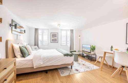 Lausanne Center Apartment | Saint Laurent 33-35 - Self Check In by Homenhancement