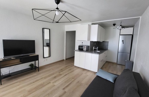 Saint-Mandrier-sur-Mer Apartment | Saint-mandrier/Pin-rolland Appartement T2 de 50 m2 à 2 min de la Plage