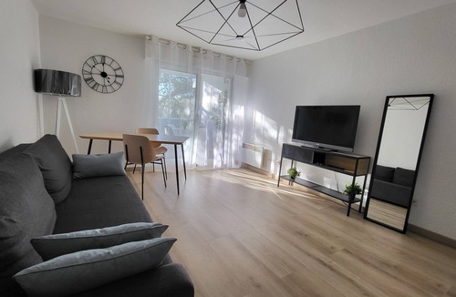 Saint-Mandrier-sur-Mer Apartment | Saint-mandrier/Pin-rolland Appartement T2 de 50 m2 à 2 min de la Plage