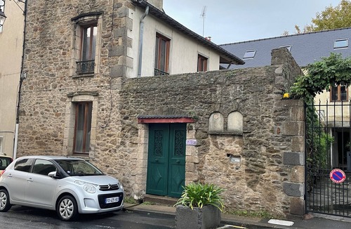 Saint-Servan House | SAINT MALO, NEAR SOLIDOR, QUIET 20-MINUTE WALK FROM INTRA MUROS