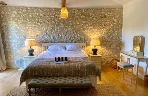 Eymet House | Saint-Marthe Sleeps 20 with Pool