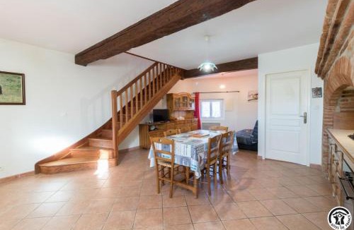 Beaumont-sur-Leze House | Saint martin