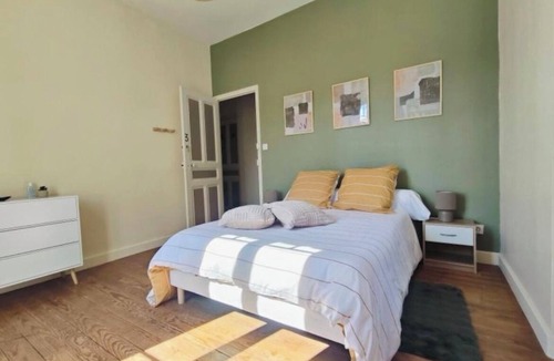Codalet Bed & Breakfast | Saint Michel's quiet rooms. Pets allowed