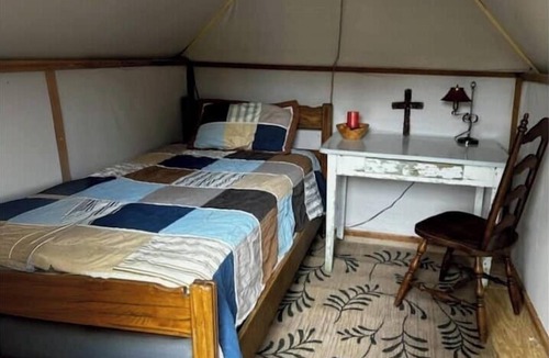 Saddlestring House | Saint Nectarios Monastic Cottage