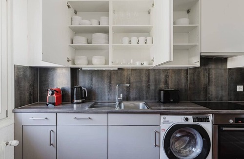 Wipkingen Apartment | Saint Suite · 3-SZ Wohnung inkl. Parkplatz (1. OG)