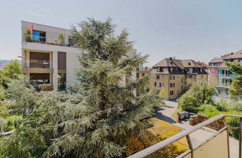 Wipkingen Apartment | Saint Suite · 3-SZ Wohnung inkl. Parkplatz (1. OG)